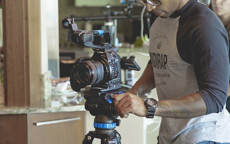 Low-Budget-Video-Marketing-Tip-Hire-Freelancers