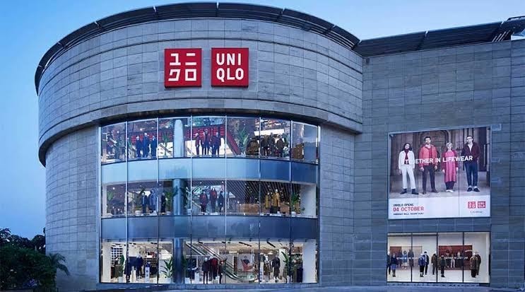 Uniqlo Mall | Marketing Mix of Uniqlo | IIDE