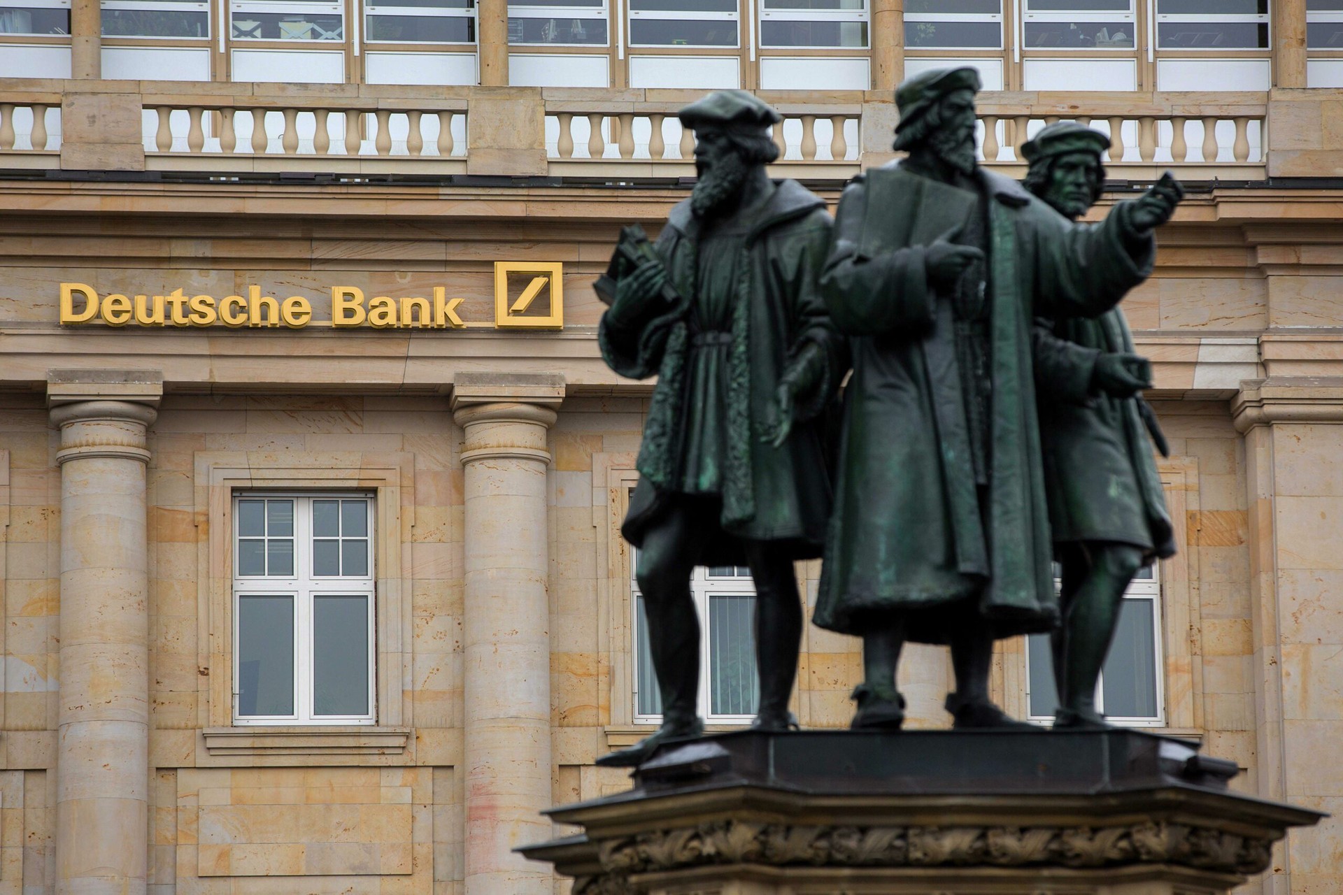 SWOT Analysis of Deutsche Bank - Deutsche Bank Statue