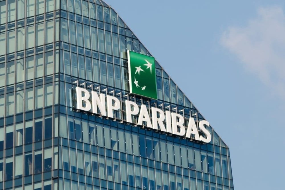 SWOT Analysis of BNP Paribas - BNP Paribas Office Quarters