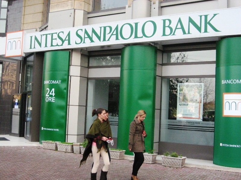SWOT Analysis of Intesa Sanpaolo - Intesa Sanpaolo Bank